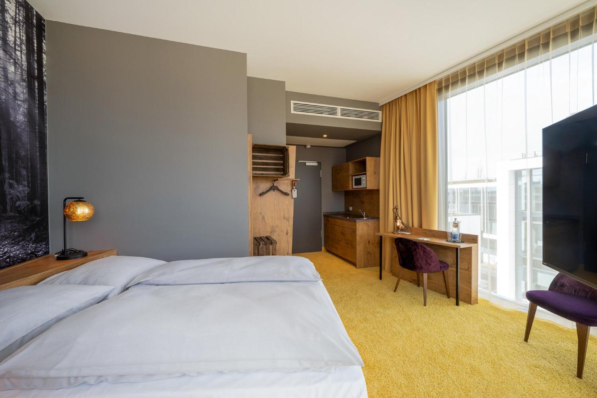 Mightytwice Hotel Achern Bagian luar foto